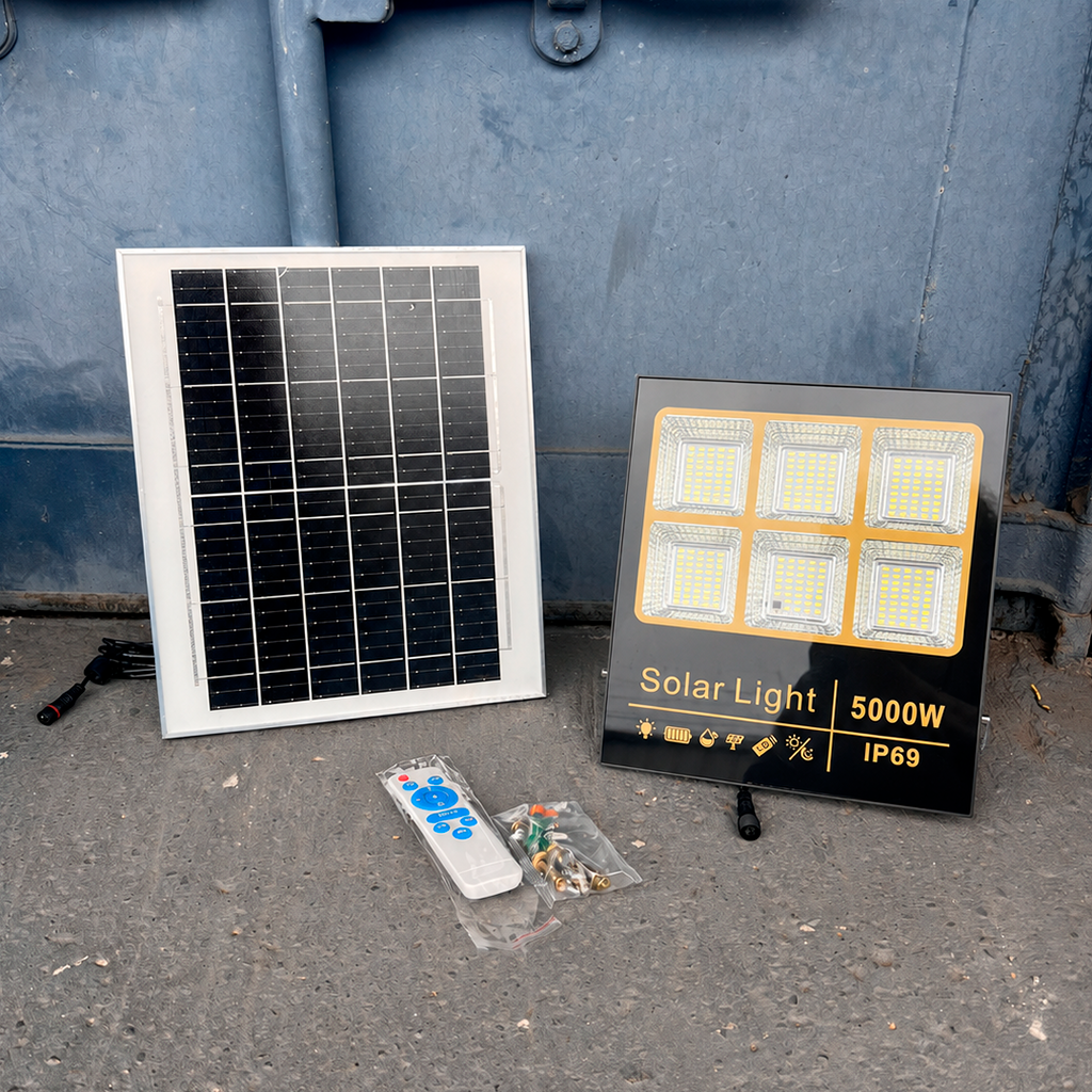 Foco Solar LED Exterior 5000W IP69 con Panel Solar Independiente y Control Remoto — Luz Blanca 6500K